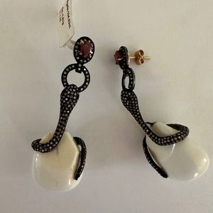 NEW Exquisite 14 carat gold diamond, ruby, gold, and agate snake earrings